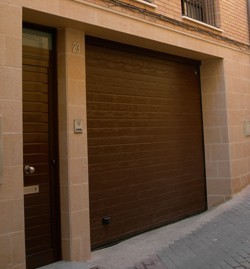 montaje puerta garaje españa